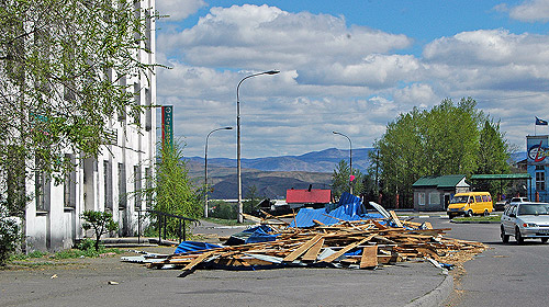 Здание бывшей швейной фабрики на утро после бури.