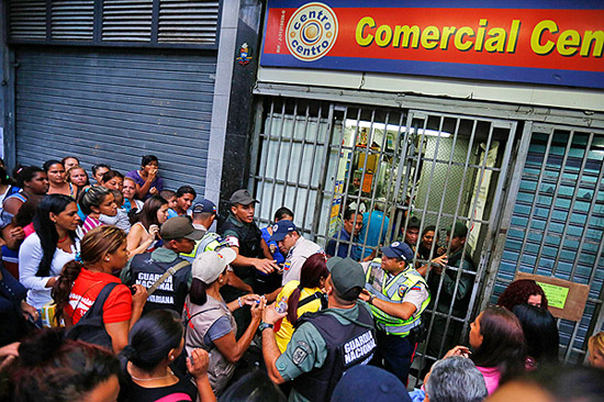 Цены, стоять! Ать-два!