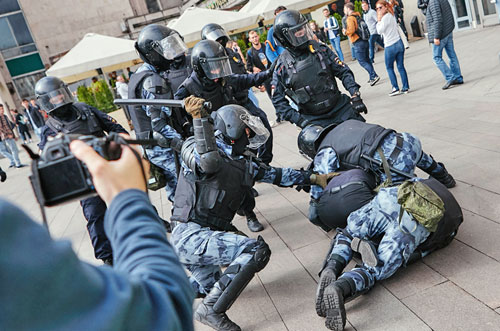 Силовики в роли нытиков