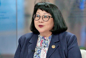 Тувинское двоевластие: За что лишилась поста вице-спикер хурала Ирина Бадыргы