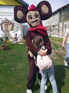 В Ульяновской области на празднование окончание учебного года позвали Чебурашку