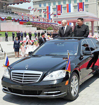 Уникальные кадры: Владимир Путин и Ким Чен Ын с ветерком обгоняют проклятый Запад на автомобиле немецкого производства