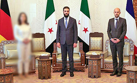 Сирийские власти замазали главу МИД Германии на фото со встречи в Дамаске, но умельцы всё же смогли снять блюр!