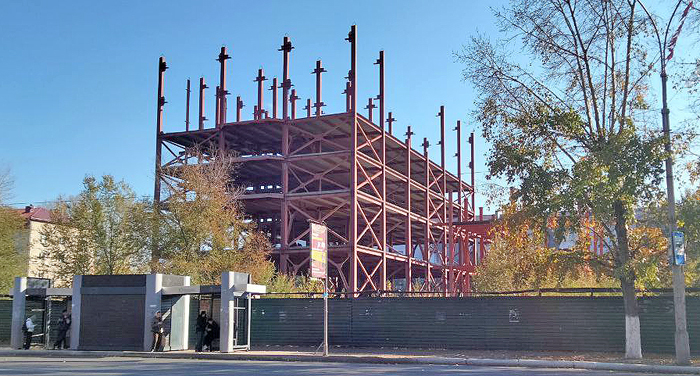 Уродливые конструкции в центре Кызыла как памятник беспомощности прокуратуры